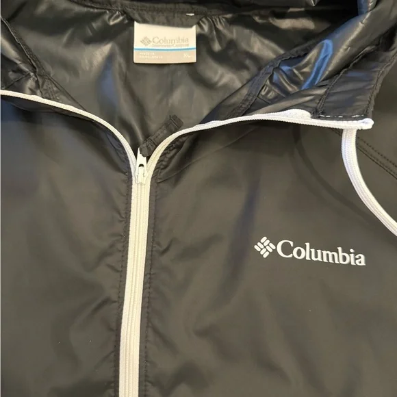 Columbia | Lightweight Running Jacket - Picture 2 of 3